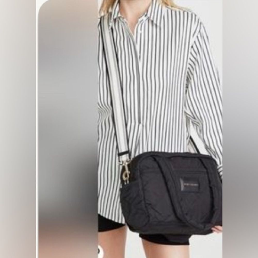 Marc Jacobs quilted puffer Travel Bag with guitar crossbody strap in black - Picture 16 of 16